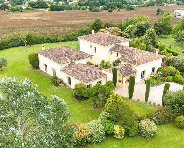 Villa d'exception de 7 pièces à Castelnau-d'Estrétefonds