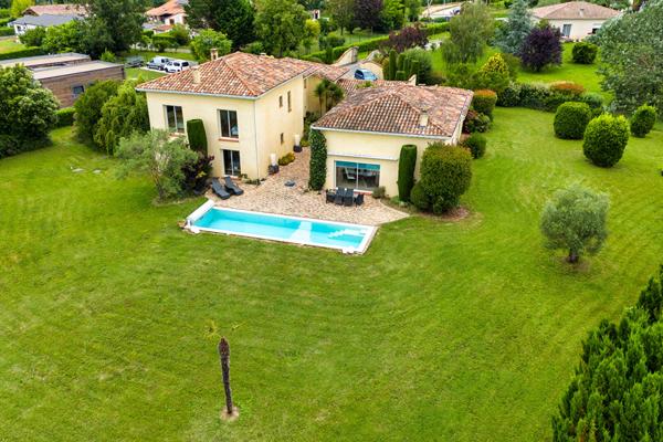 Villa d'exception de 7 pièces à Castelnau-d'Estrétefonds