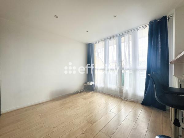 Appartement
         2 pièces
        - 35 m² Exclusivité 137 800 € *