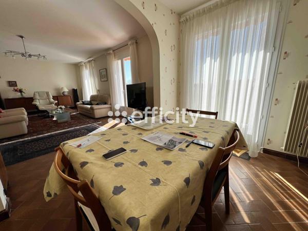 Maison 8 pièces - 240 m² Exclusivité efficity