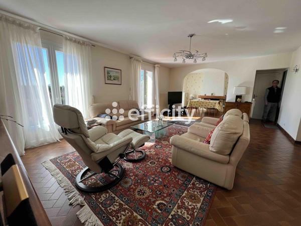 Maison 8 pièces - 240 m² Exclusivité efficity