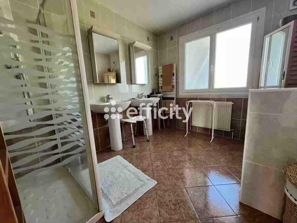 Maison 8 pièces - 240 m² Exclusivité efficity