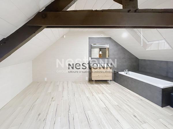 Hyper centre de SURZUR, maison T4 de caractère de 111m² habitables rénovée !