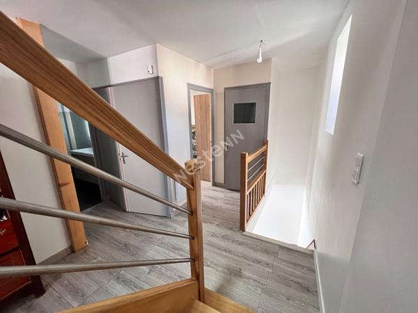 Hyper centre de SURZUR, maison T4 de caractère de 111m² habitables rénovée !