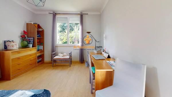 Vente                                                      Maison
                        
                     4 pièces                      124 m2                     à Lourdes