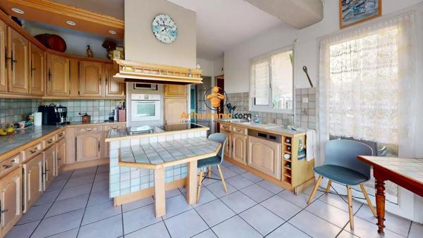 Vente                                                      Maison
                        
                     4 pièces                      124 m2                     à Lourdes