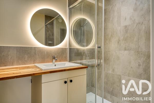 Location appartement 2 pièces 49 m² Paris 18