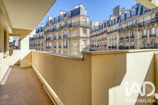 Location appartement 2 pièces 49 m² Paris 18