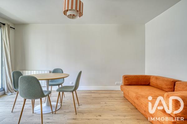 Location appartement 2 pièces 49 m² Paris 18
