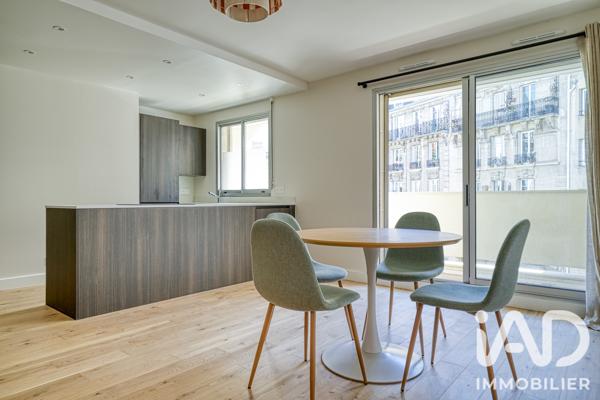 Location appartement 2 pièces 49 m² Paris 18