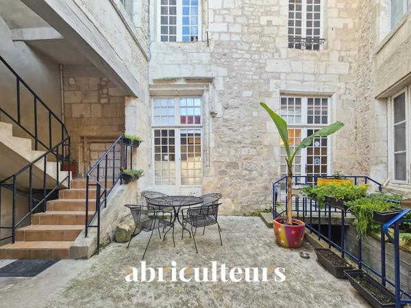 Superbe duplex 182 m² 6 pièces Saintes centre-ville