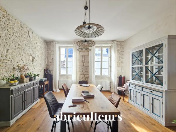 Superbe duplex 182 m² 6 pièces Saintes centre-ville