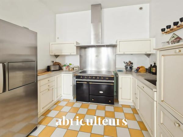 Superbe duplex 182 m² 6 pièces Saintes centre-ville