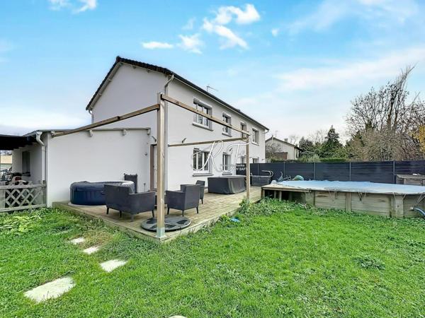 maison familiale proche du château