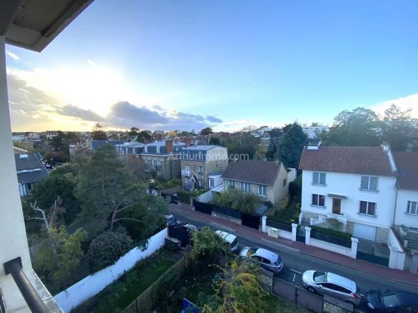 Location                                                      Appartement
                        
                     2 pièces                      40 m2                     à Clamart