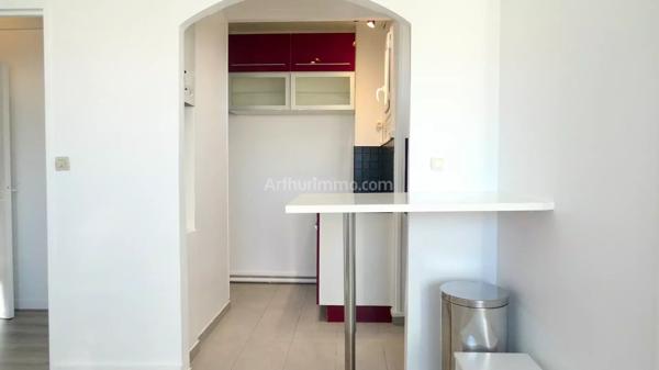 Location                                                      Appartement
                        
                     2 pièces                      40 m2                     à Clamart