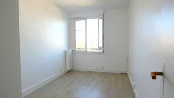 Location                                                      Appartement
                        
                     2 pièces                      40 m2                     à Clamart