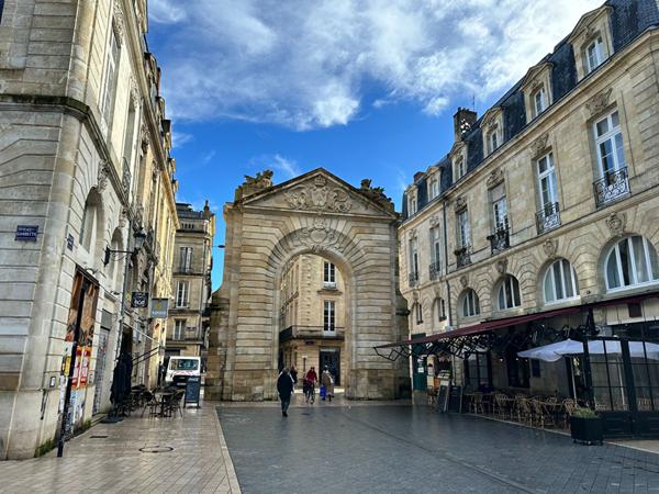 Coffee Shop avec terrasse quartier Porte Dijeaux