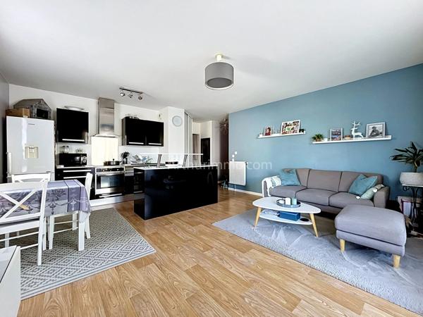 Vente                                                      Appartement
                        
                     3 pièces                      63 m2                     à Limeil-Brévannes
