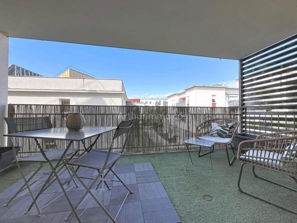 Vente                                                      Appartement
                        
                     3 pièces                      63 m2                     à Limeil-Brévannes
