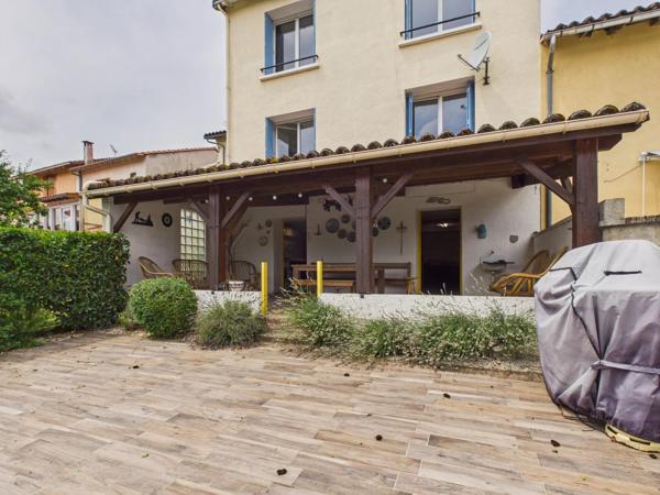 Charmante maison près de Confolens avec vue sur la rivière
