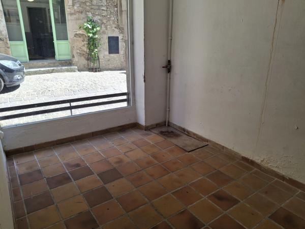 Une occasion rare de créer trois appartements élégants dans un emplacement de choix