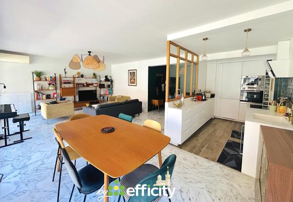 Appartement
         4 pièces
        - 92 m² 415 000 € *