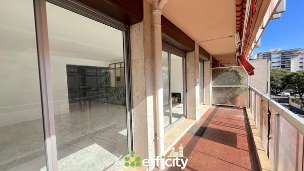 Appartement
         4 pièces
        - 92 m² 415 000 € *