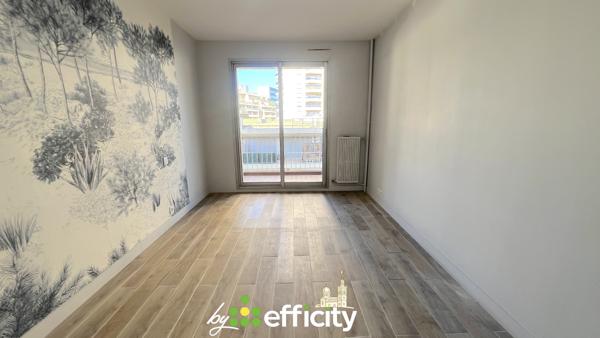 Appartement
         4 pièces
        - 92 m² 415 000 € *