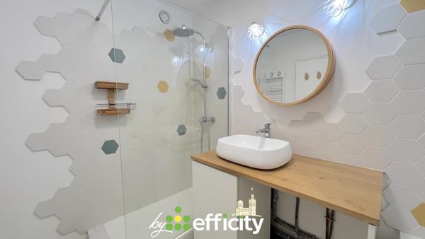 Appartement
         4 pièces
        - 92 m² 415 000 € *