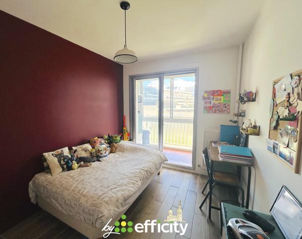 Appartement
         4 pièces
        - 92 m² 415 000 € *