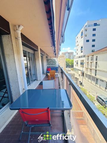 Appartement
         4 pièces
        - 92 m² 415 000 € *