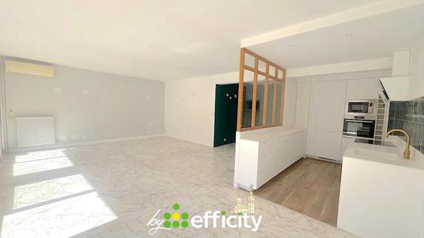 Appartement
         4 pièces
        - 92 m² 415 000 € *