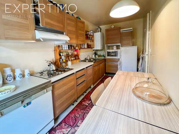 Dourdan (91410) À Dourdan – Maison mitoyenne à fort potentiel, idéale pour vos futurs projets .