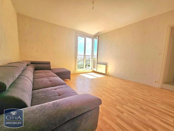 Appartement à louer 4 pièces 79.75m² Levroux (36110)