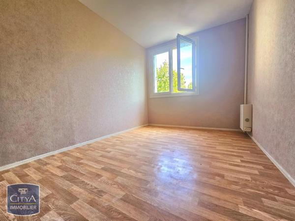 Appartement à louer 4 pièces 79.75m² Levroux (36110)