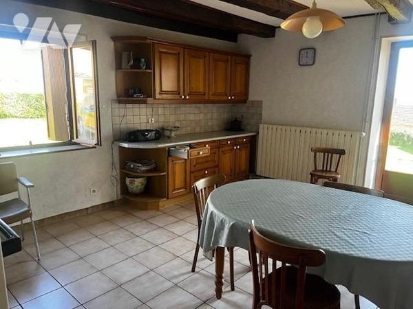 Propriété sur près de 28 ares de terrain clos et arboré – Idéale grande famille, gîtes ou ch