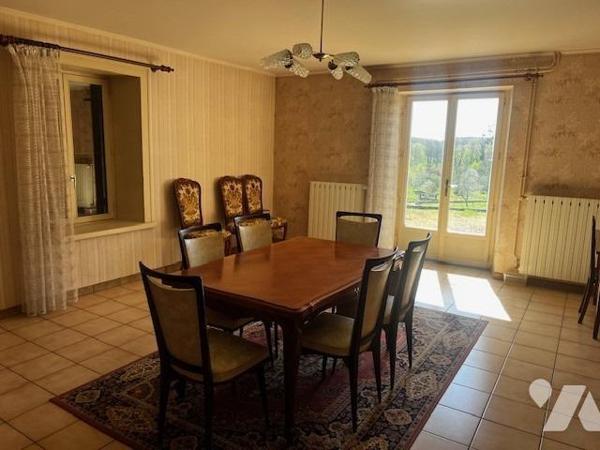 Propriété sur près de 28 ares de terrain clos et arboré – Idéale grande famille, gîtes ou ch