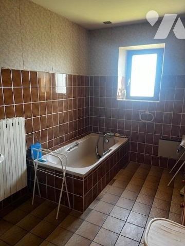 Propriété sur près de 28 ares de terrain clos et arboré – Idéale grande famille, gîtes ou ch