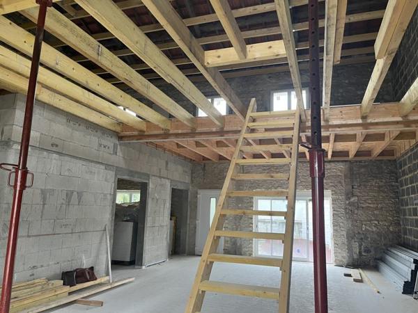 Grange à vendre |  Ruelle-sur-Touvre |  3 pièces | 190 m²