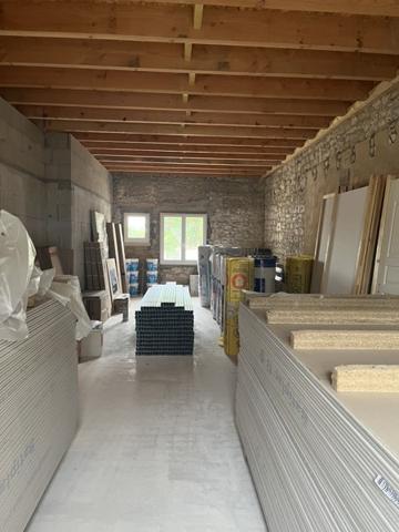 Grange à vendre |  Ruelle-sur-Touvre |  3 pièces | 190 m²