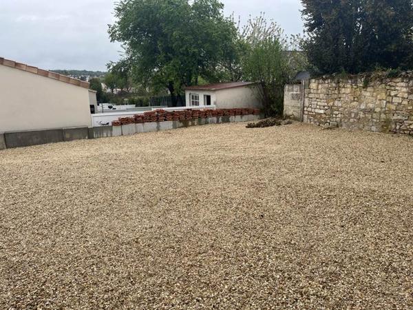 Grange à vendre |  Ruelle-sur-Touvre |  3 pièces | 190 m²