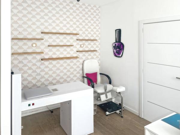 Fonds de commerce à vendre PARIS 12EME ARRONDISSEMENT (75) - Quartier Picpus -  Institut de beauté - 2 cabines - 54 000 € honoraires d'agence inclus