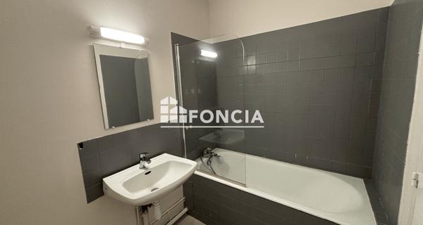 Location Appartement 2 pièces 47.42 m² - Tours 37000