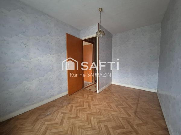 maison de plain pied à restaurer, en campagne, avec 3 hectares de terrain