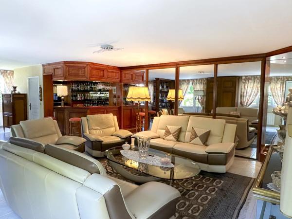 RARE SUR LE SECTEUR – Maison Ancienne Rénovée avec Studio Indépendant et Terrain constructible