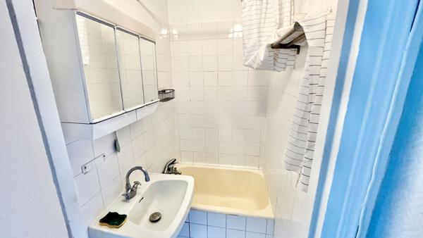 2 pièces 35 m2 Paris 20