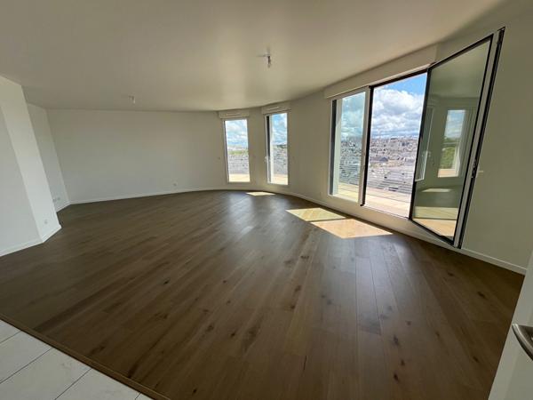 Appartement T5 dernier étage avec terrasse de 71m² centre ville ANGERS DISPONIBLE DE SUITE