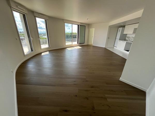 Appartement T5 dernier étage avec terrasse de 71m² centre ville ANGERS DISPONIBLE DE SUITE