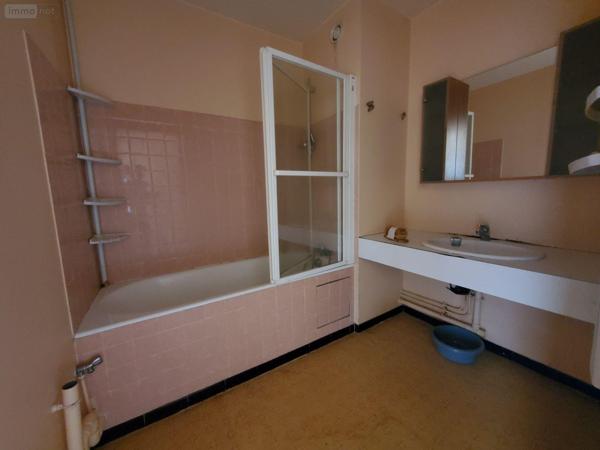 Appartement ancien à vendre à Guéret en Creuse (23000), ref : 10986/730